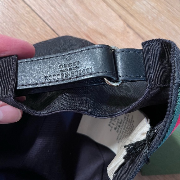 Gucci Authentic GG Baseball Cap with Green and Red Lines on the Sides - Picture 9 of 11